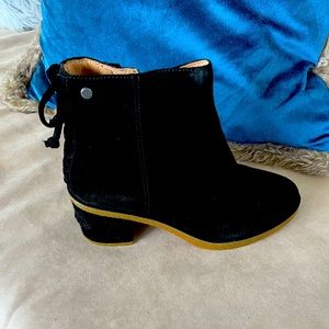 UGG Corinne Suede Ankle Boot Black size 8 NEW in original box